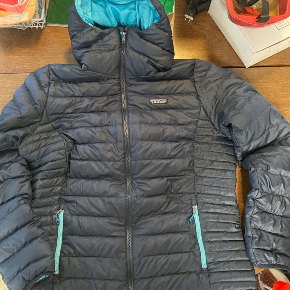 Patagonia XL Women's Down Sweater Hoody